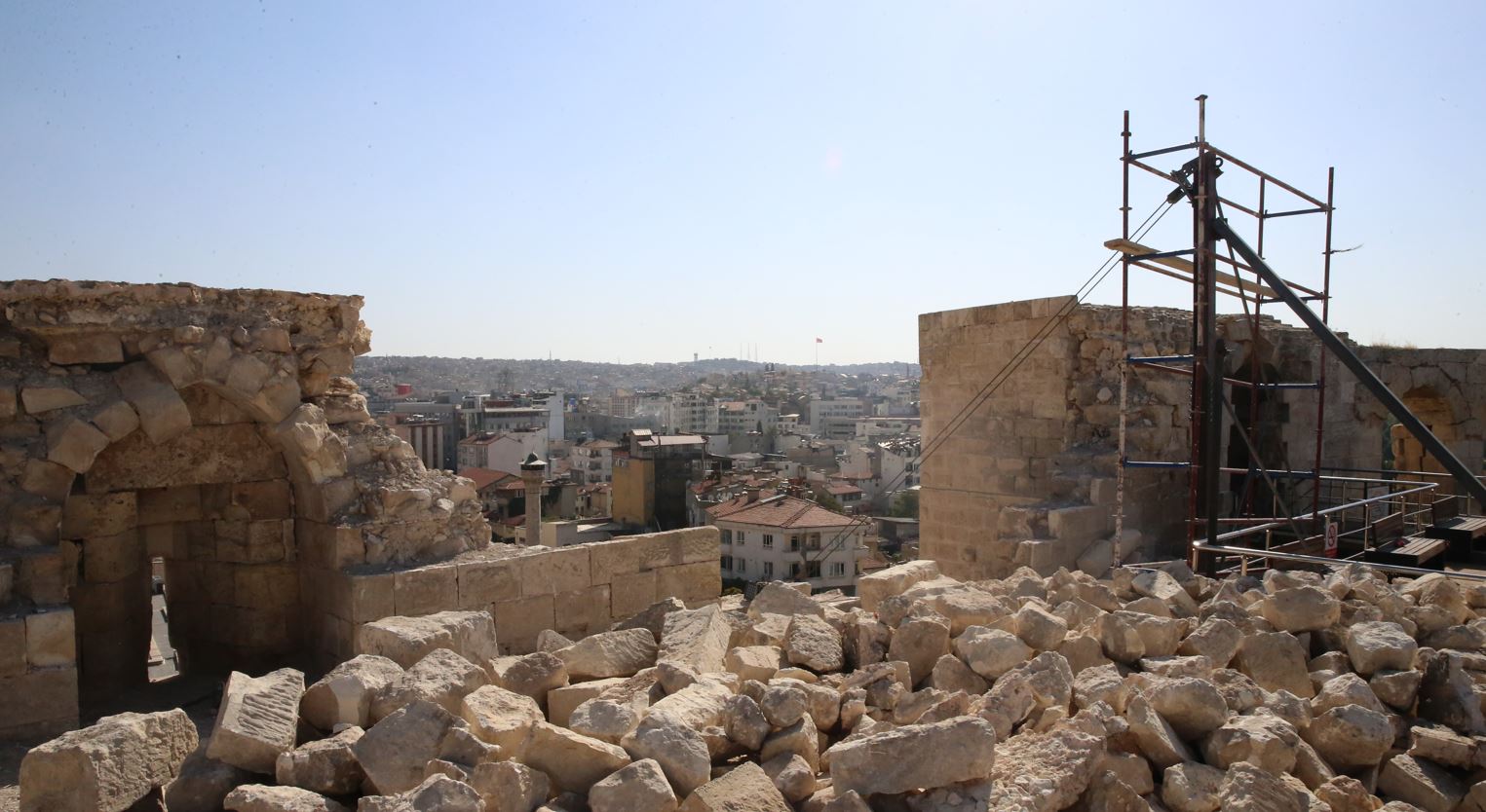 Hasar gören Gaziantep Kalesi restore ediliyor