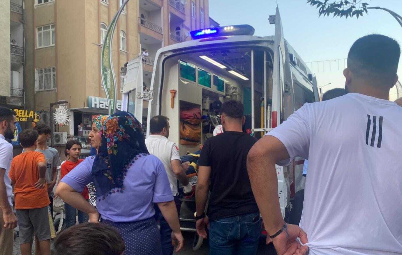 VİDEO - Diyarbakır'da kafede 1 kişi başından vuruldu