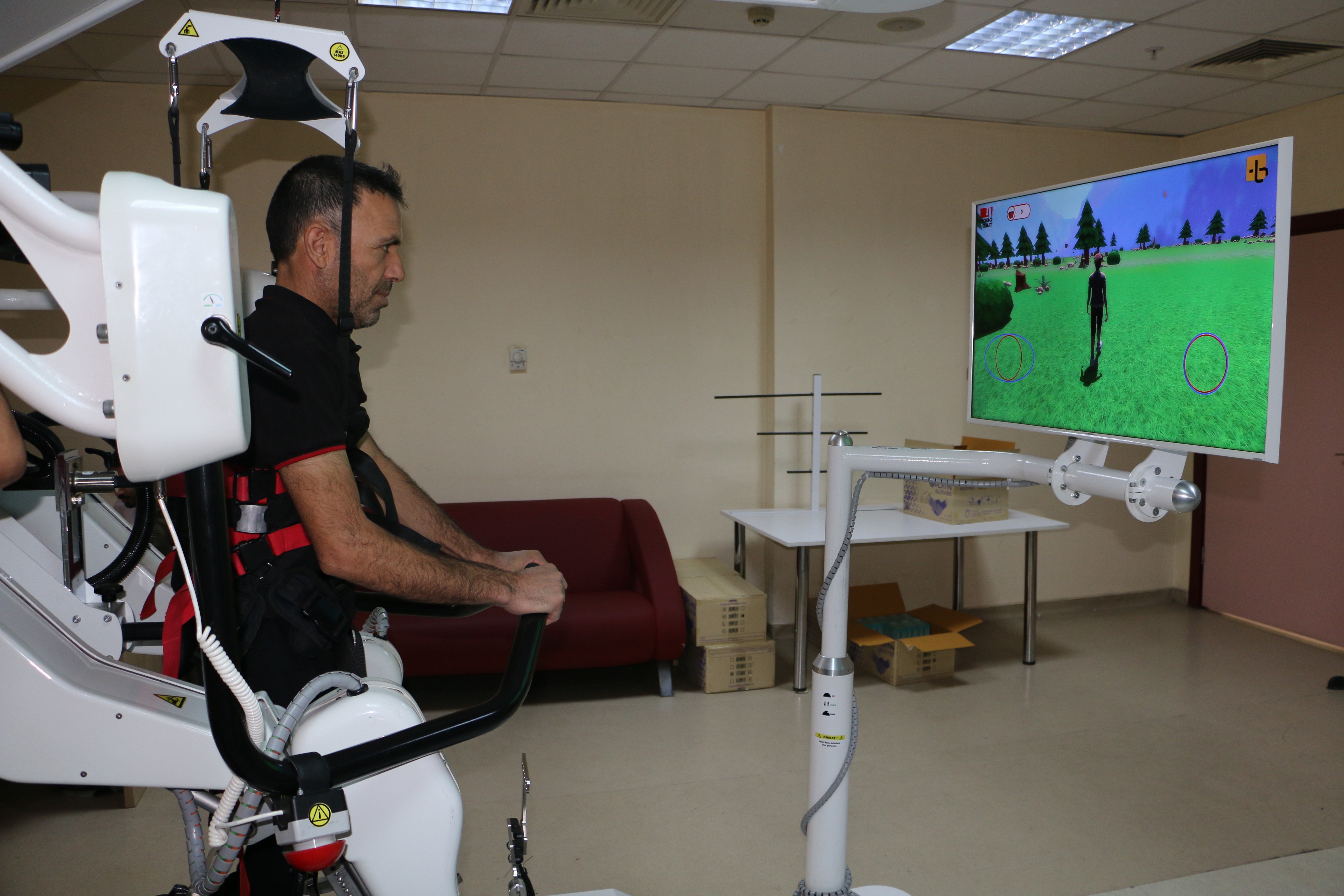 Diyarbakır’da robotik cihazla şifa buluyorlar