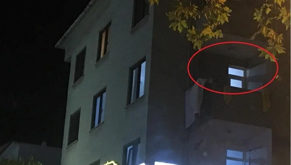 Eşini ve 2 yaşındaki çocuğunu esir aldı