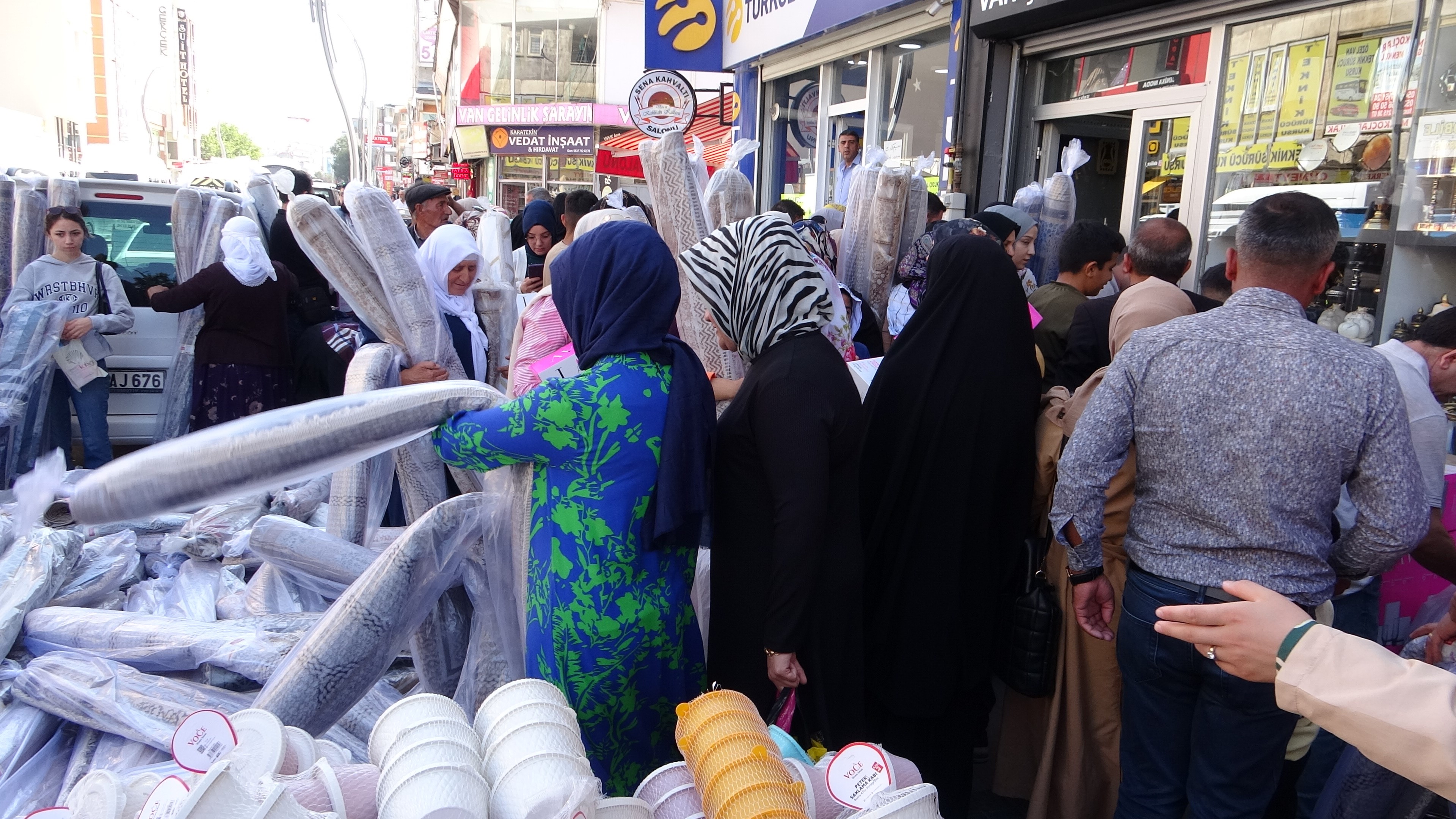 Halı kampanyasında izdiham yaşandı