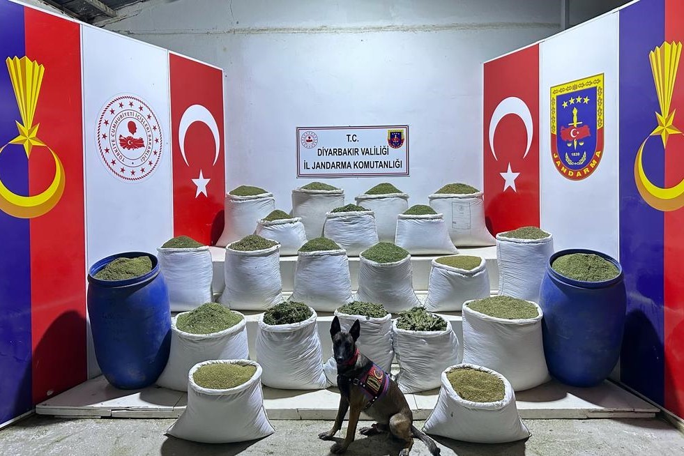 Diyarbakır’da büyük operasyon: 2 ton esrar ele geçirildi