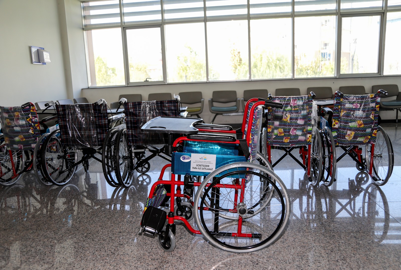 Engellilere tekerlekli sandalye