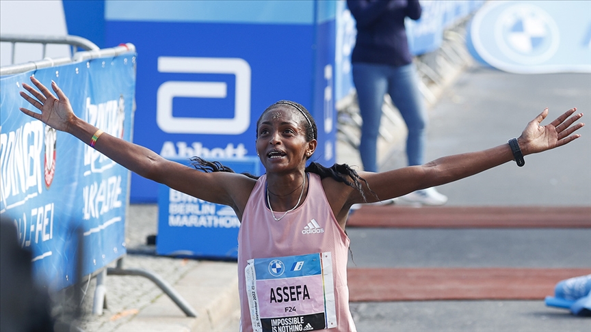 Etiyopyalı atlet, kadınlar dünya rekorunu kırdı