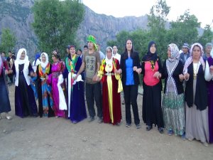 Meskan Dağı’nda dengbejler gecesi