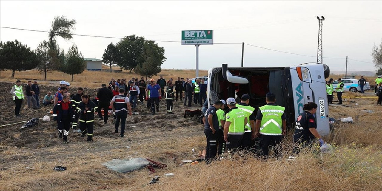 Merzifon'da otobüs devrildi: 6 ölü, 35 yaralı