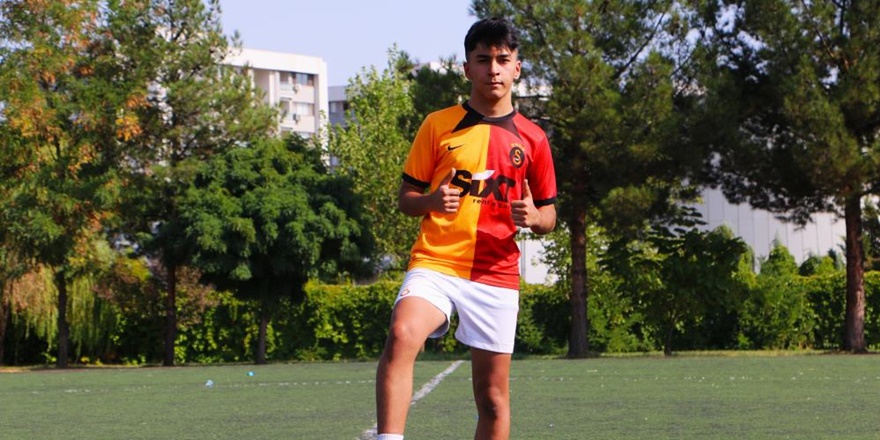 Diyarbakır’da yaşayan 17 yaşındaki Çağrı, futbol aşkıyla kanseri yendi