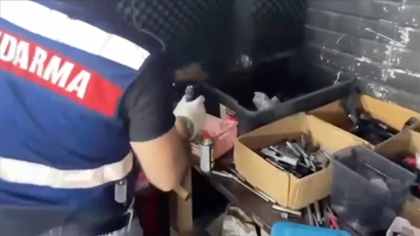 Silah kaçakçılarına operasyon; 928 şüpheli yakalandı