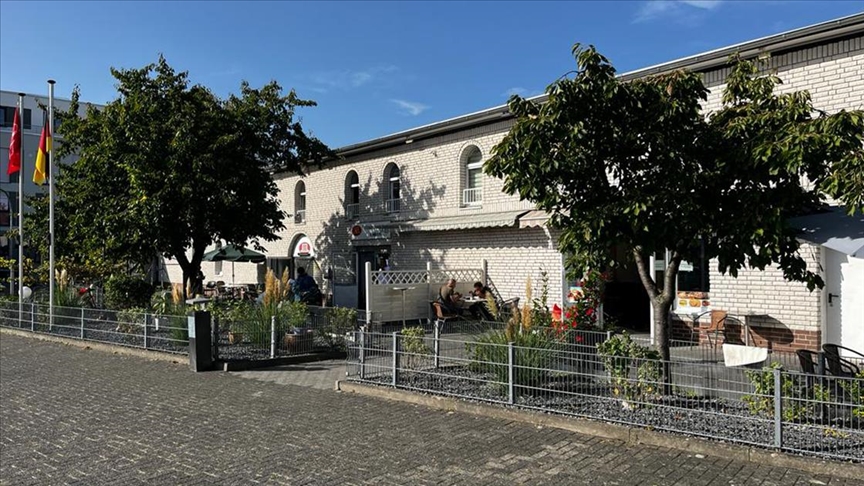 Camiye taşlı saldırı düzenlendi