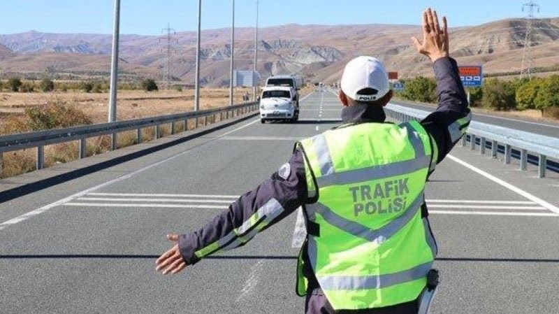 Erzurum’da trafik denetimi; 2 Milyon 960 bin TL ceza kesildi