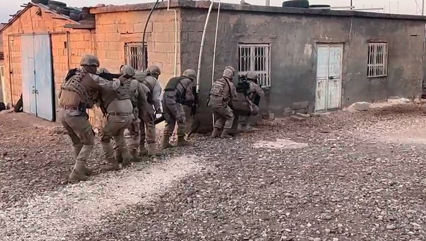 Şanlıurfa’da silah kaçakçılarına operasyon