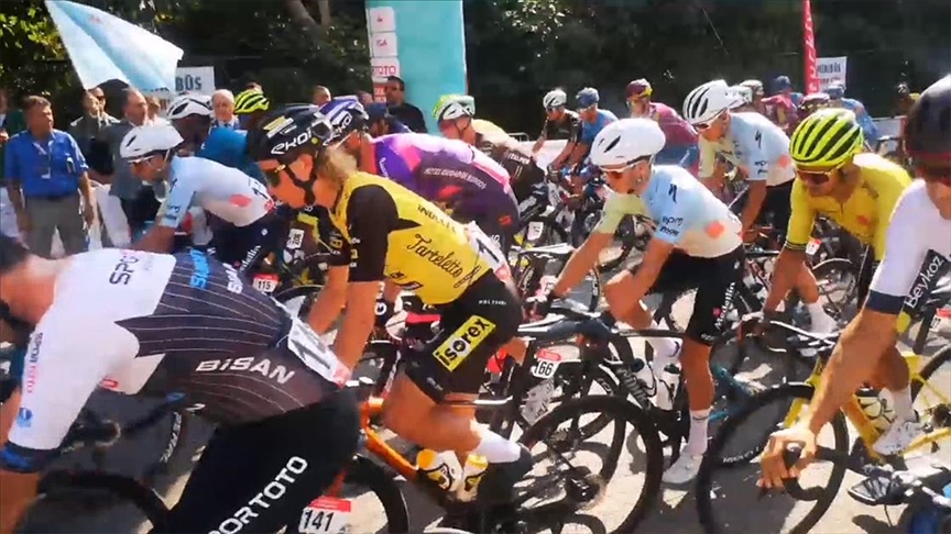 Türkiye Bisiklet Turu'nun Selçuk-Manisa-İzmir etabı başladı