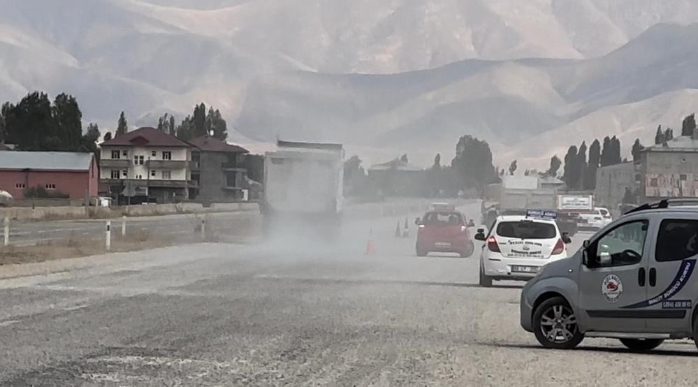 Yüksekova çevre yolu adeta 'ölüm yolu'