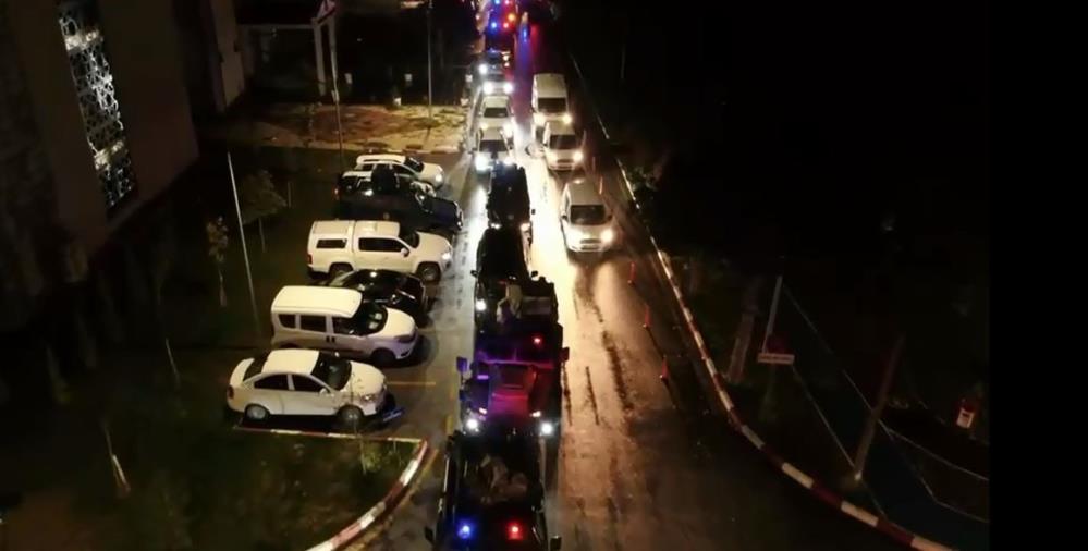 Van’da 27 adrese eş zamanlı operasyon