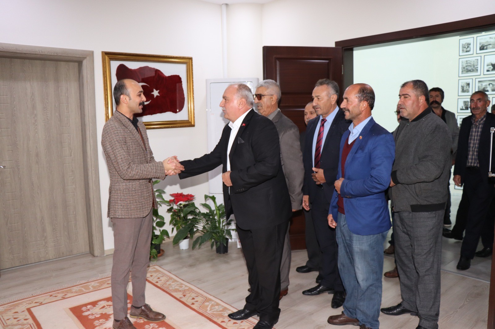 Oltu’da Muhtarlar günü kutlandı