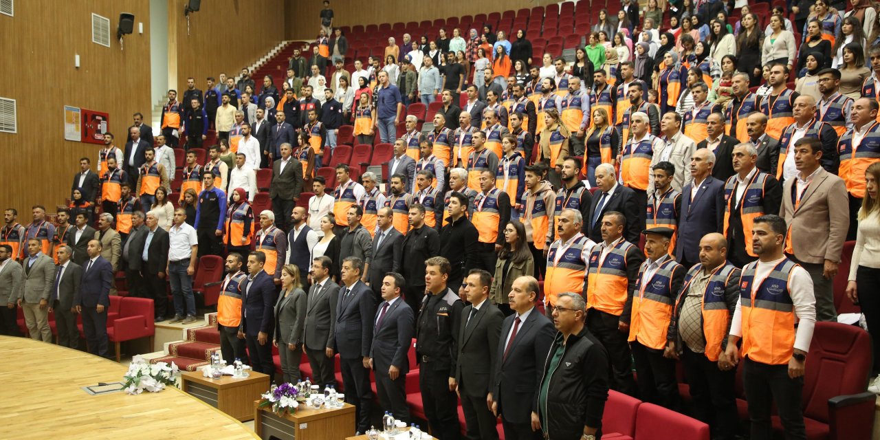 AFAD gönüllüsü muhtarlar