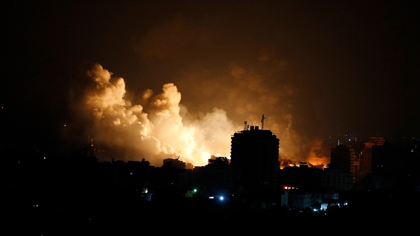 İsrail Gazze'de sivillerin sığındığı yeri bombaladı