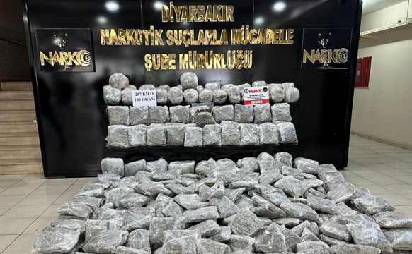 Diyarbakır'da 257 kilo uyuşturucu yakalandı