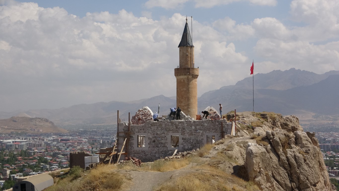 Osmanlı'nın sembolü Süleyman Han Camii ibadete açılıyor