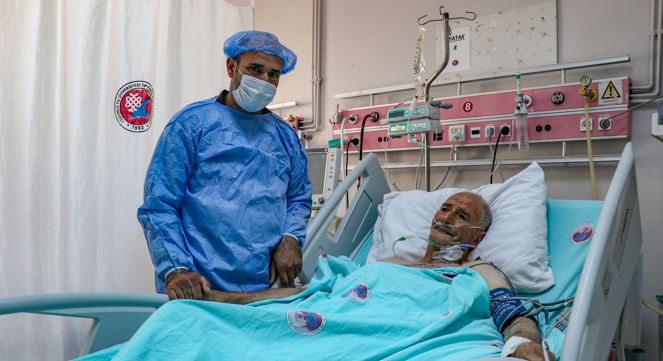 Kalp masajıyla babasını hayata döndürdü