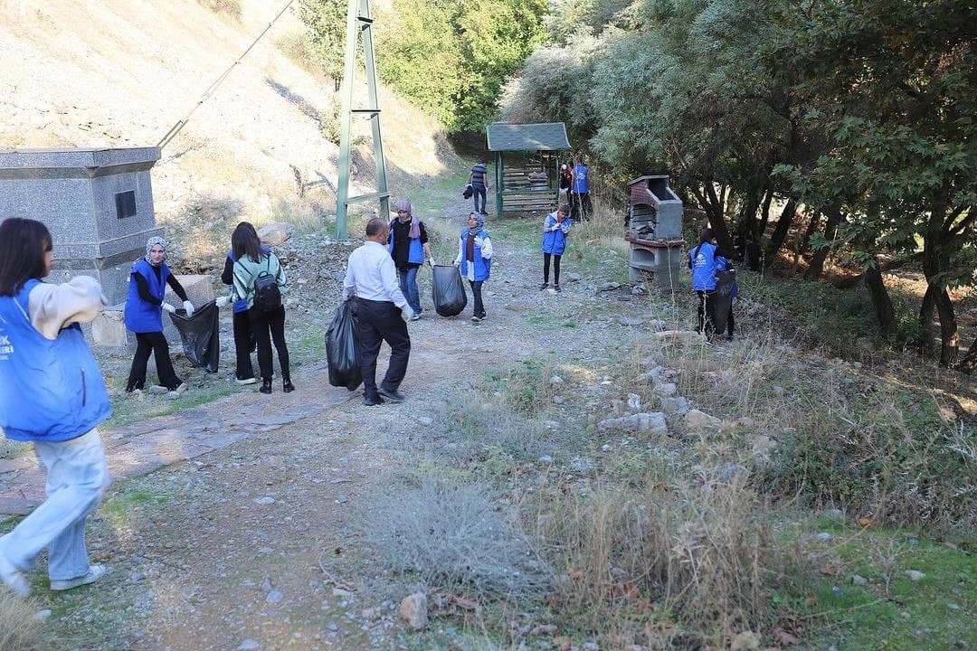 Çukurca'da temizlik Seferberliği