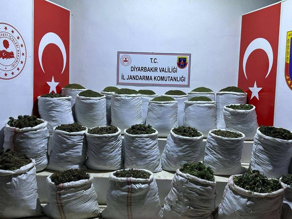 Diyarbakır'da 783 kilo esrar ele geçirildi