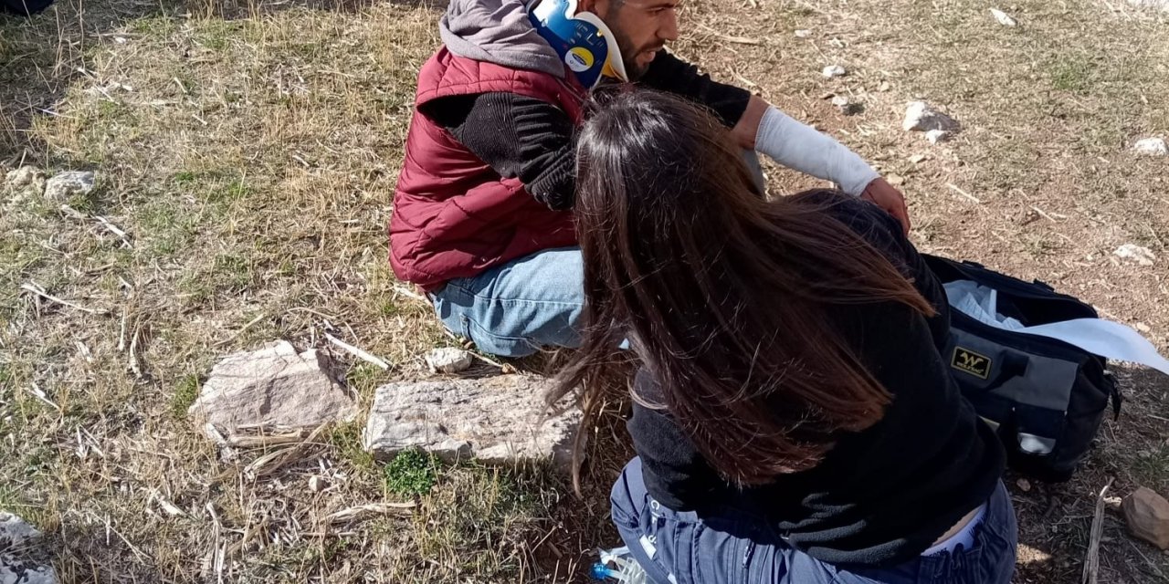 İş makinesi devrildi: 4 yaralı