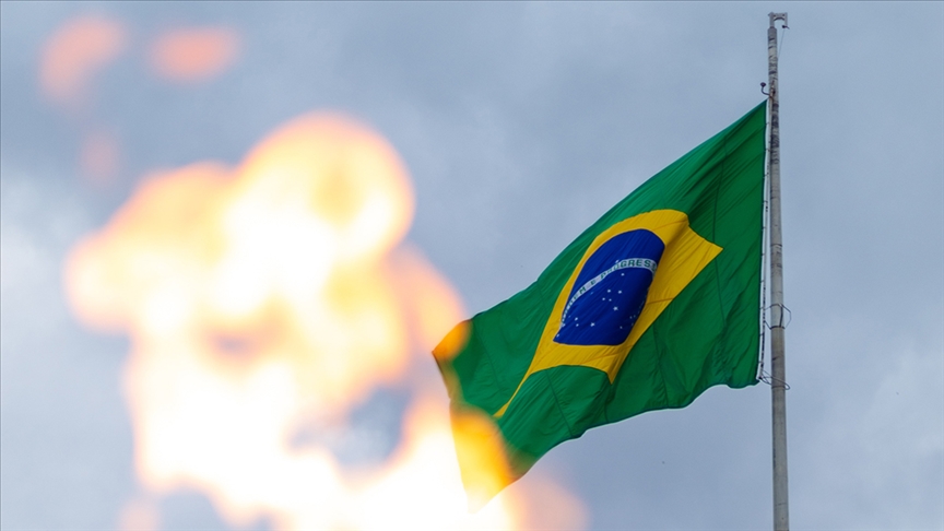 Brezilya'da çete üyeleri 36'dan fazla otobüsü ateşe verdi