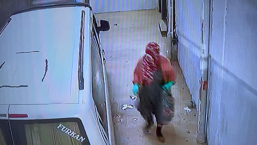 Araçta bırakılan 42 bin doları çalan hırsız yakalandı