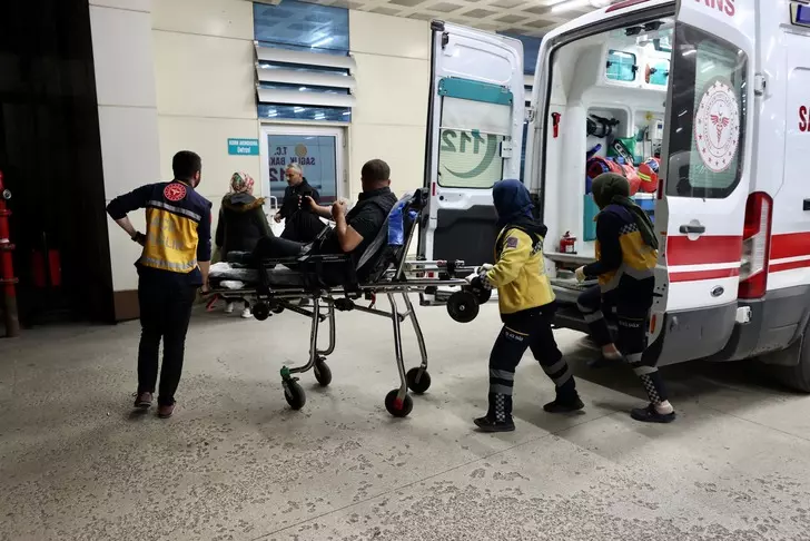 Mantardan zehirlenen 3'ü çocuk 8 kişi hastaneye kaldırıldı