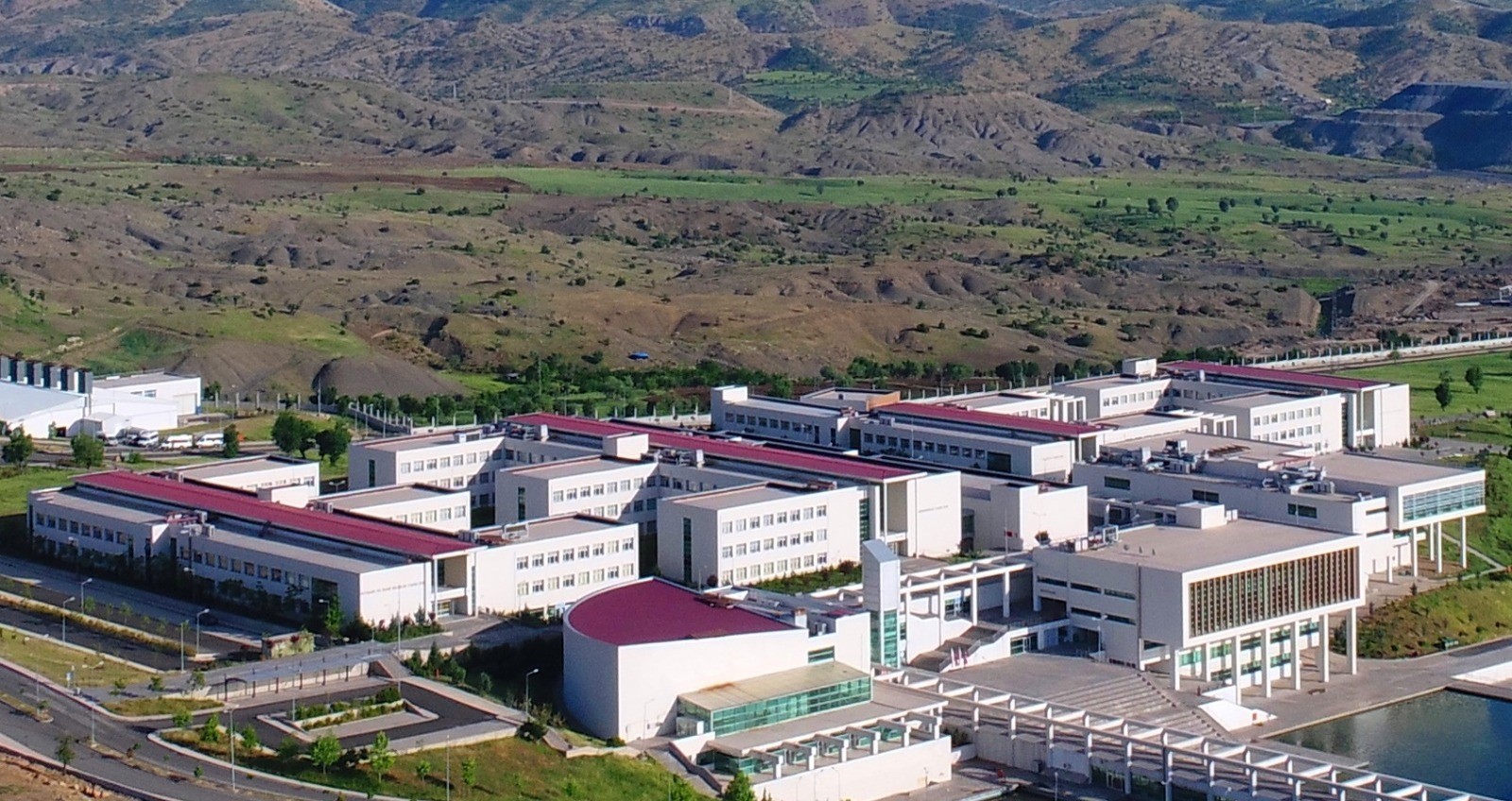 Şırnak Üniversitesi öğrencilerine burs ayrıcalığı