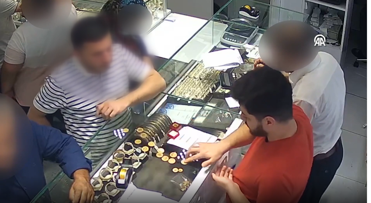 Dolandırıcılık zanlıları mağdurların parasıyla altın almış