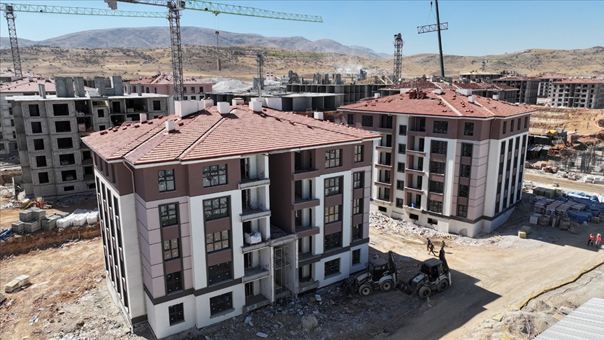 Yeşilyurt'ta 2 bin konutun kaba inşaatı tamamlandı