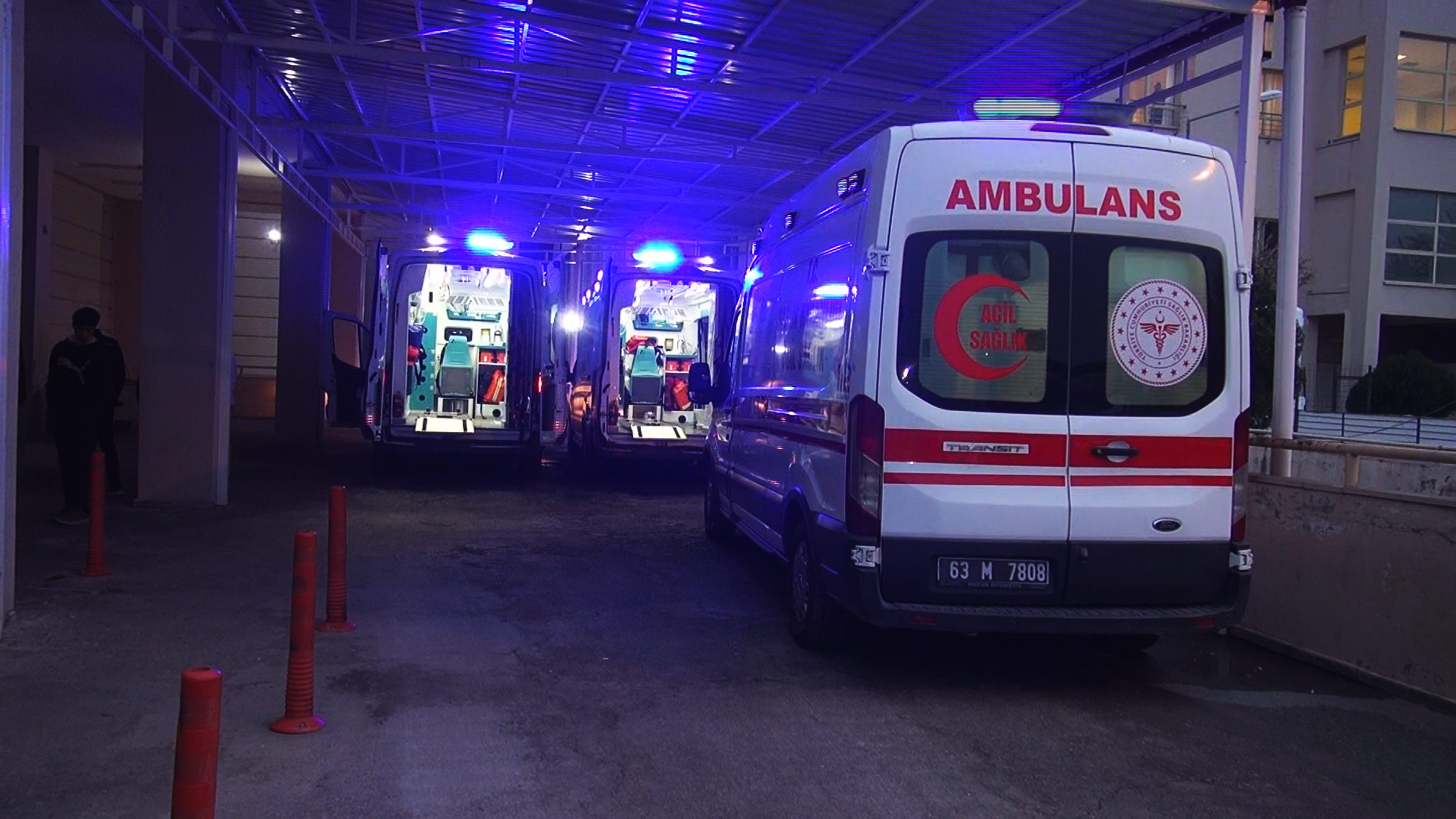 At arabası devrildi: 4 yaralı