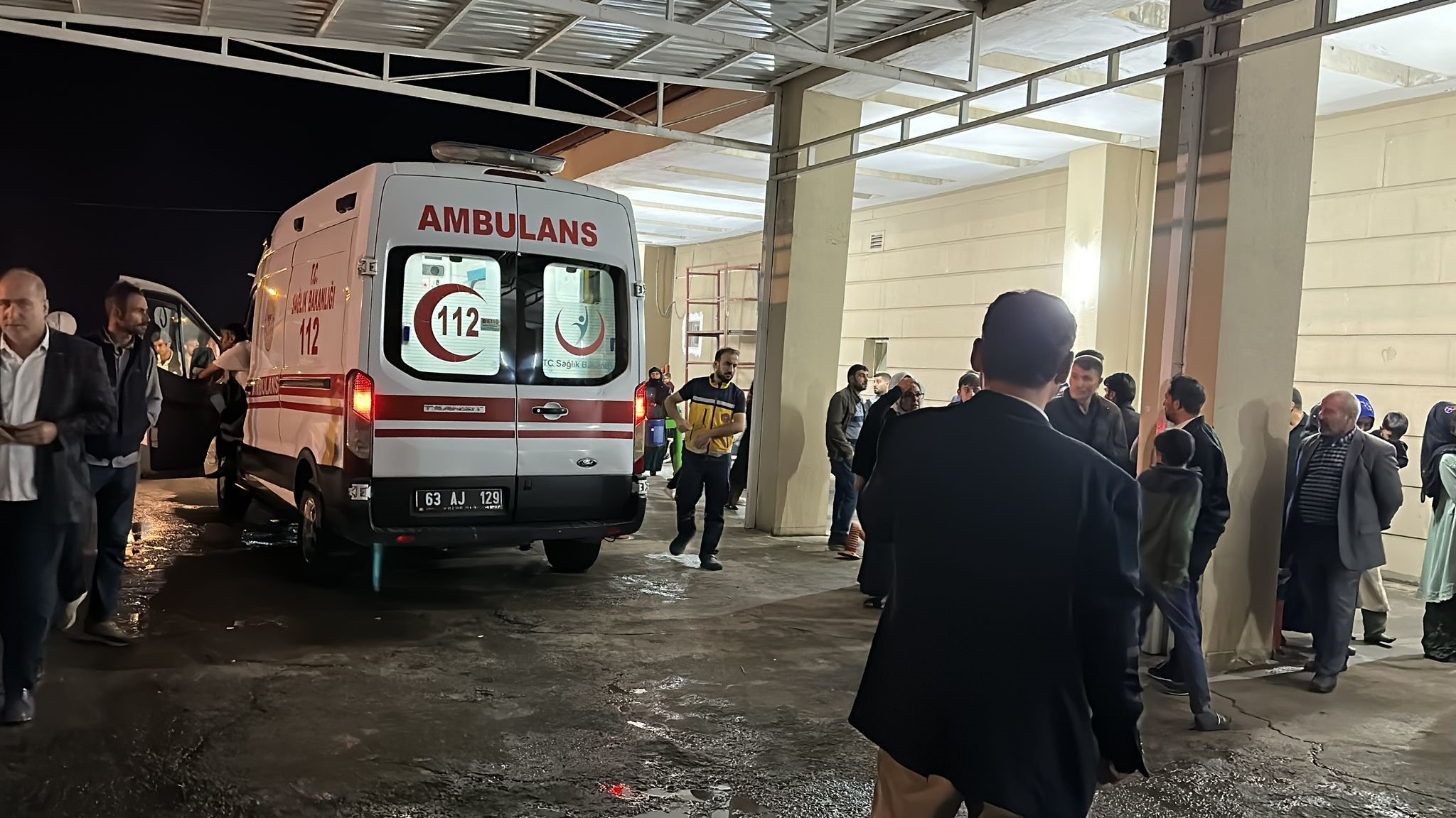 İki grup arasında kavga çıktı, yaralılar var