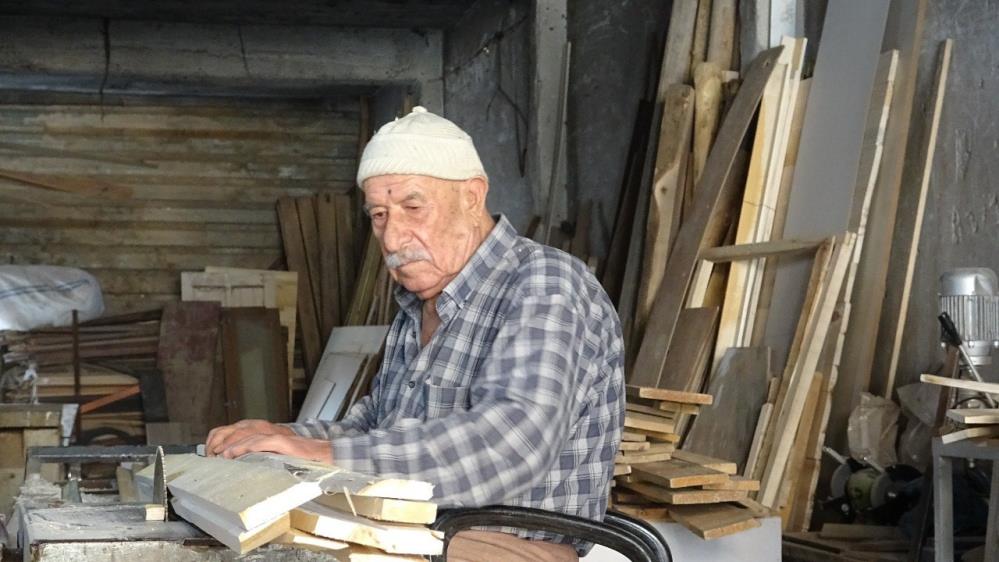 Parmaklarını kaybetti, mesleğinden vazgeçmedi