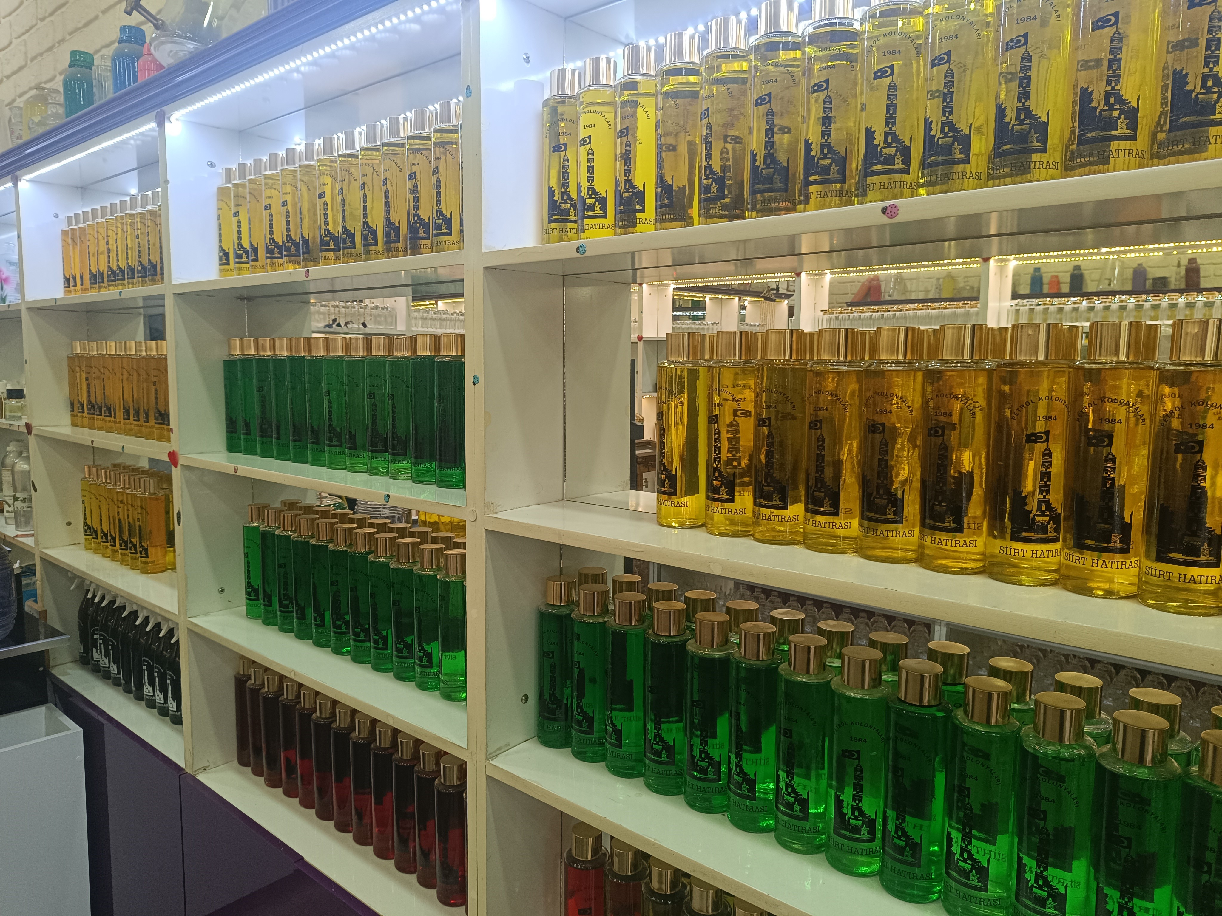 Avrupa ve Orta Doğu'ya fıstık kolonyası ihraç eden kent