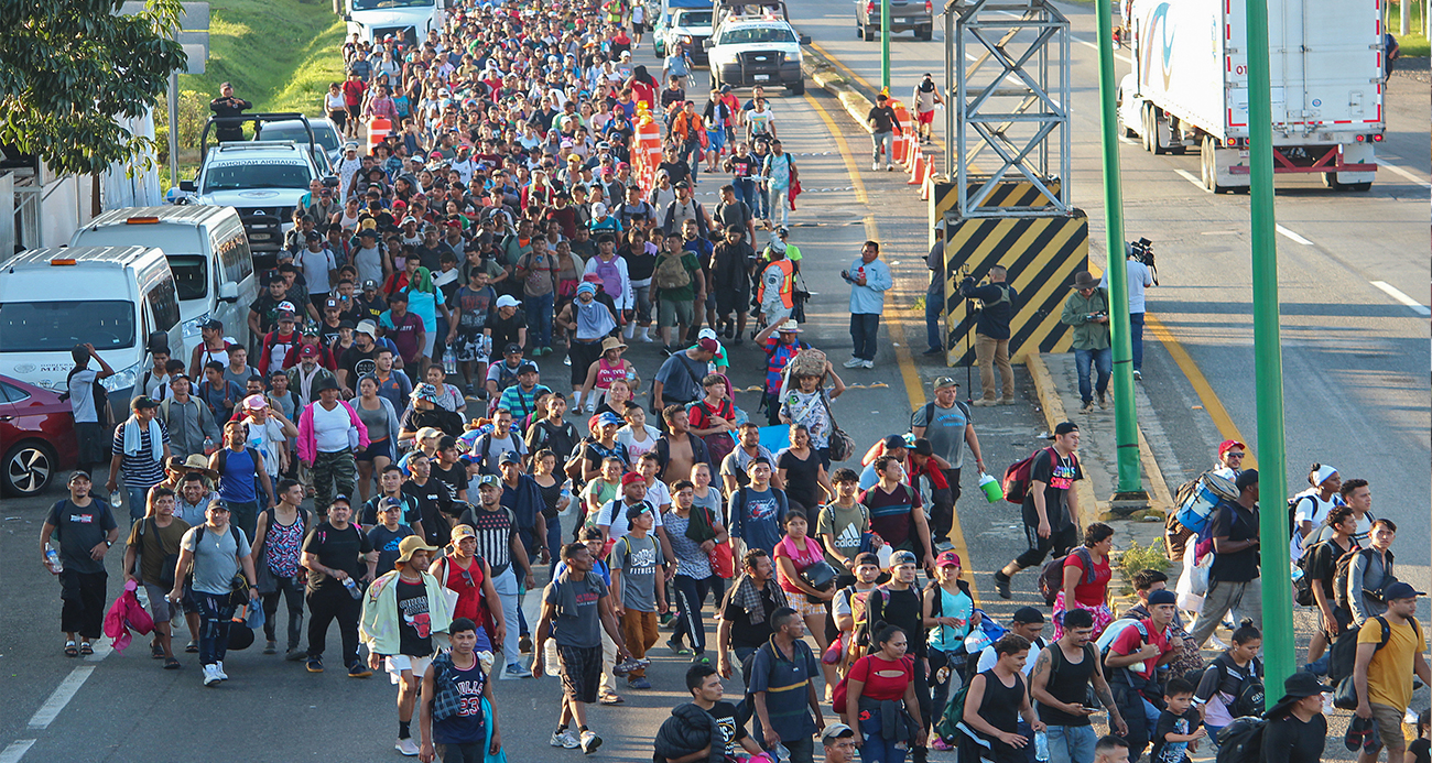Meksika’dan yola çıkan binlerce göçmen ABD sınırına gidiyor