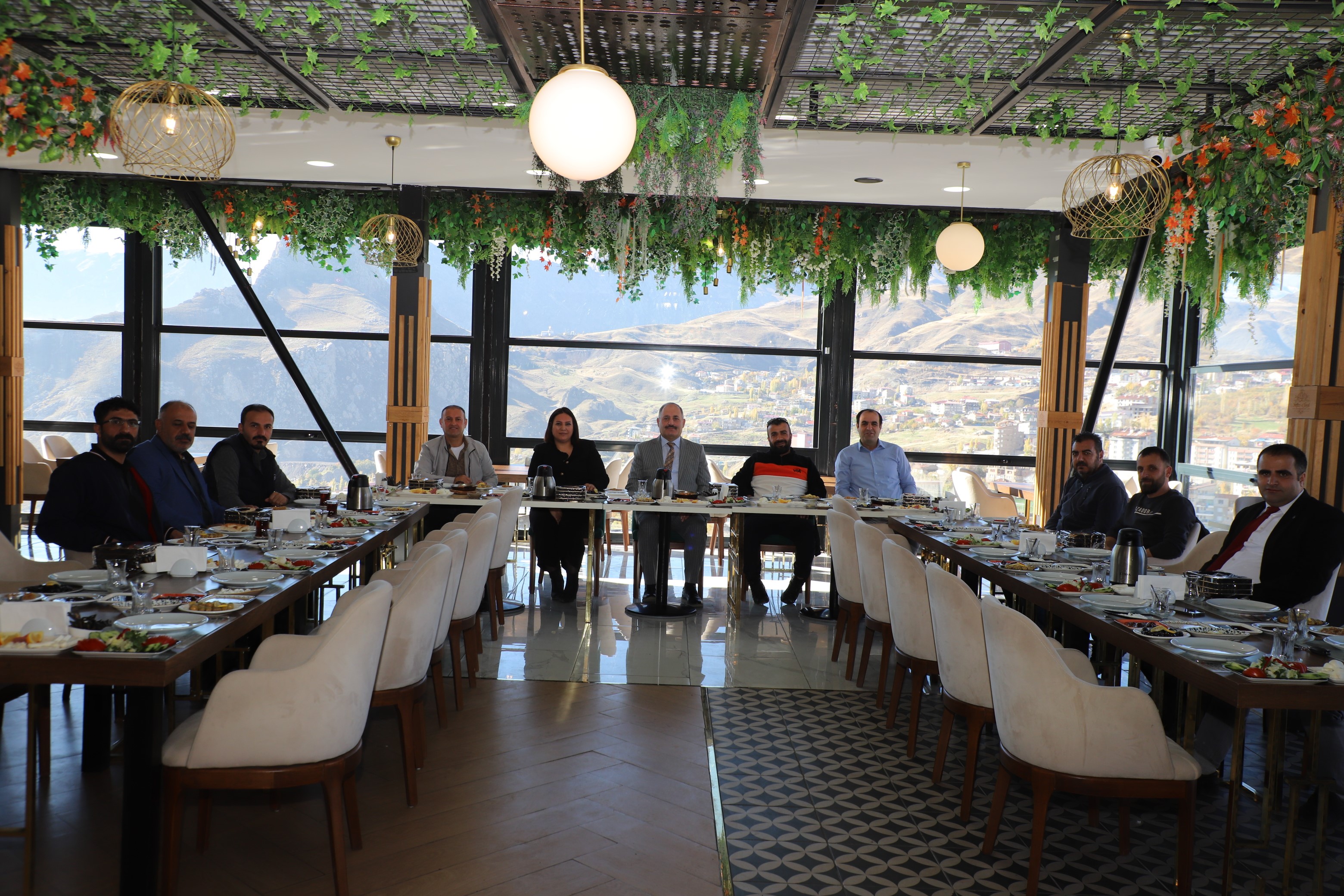 Hakkâri’de kahvaltılı buluşma