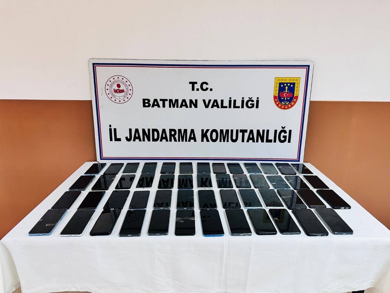 Göçmen kaçakçısı 2 kişi tutuklandı