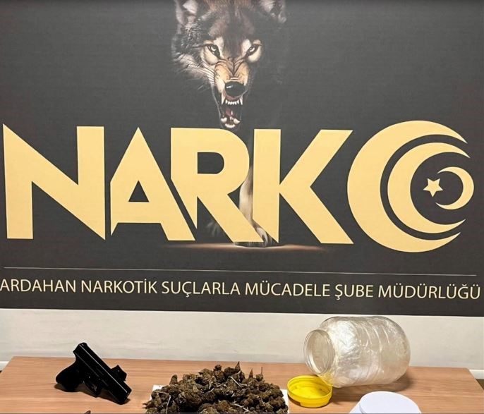 Ardahan'da uyuşturucu ve silah kaçakçılığı operasyonu
