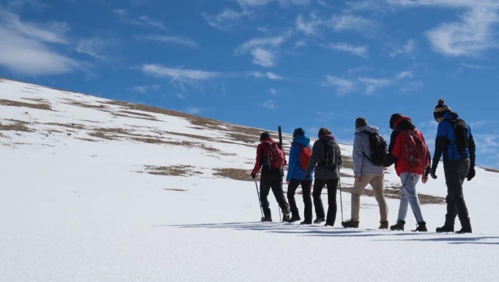 Erzincanlı dağcılar Akbaba zirvesine tırmandı