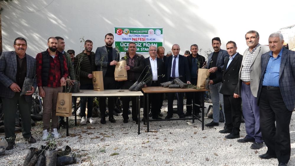 30 bin adet ceviz ve badem fidanı dağıtıldı