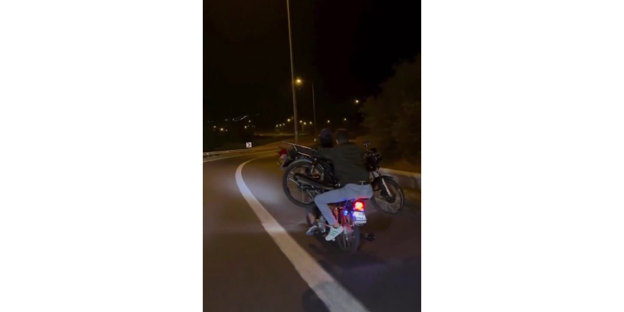 Motosiklet üzerinde motosiklet taşıdılar