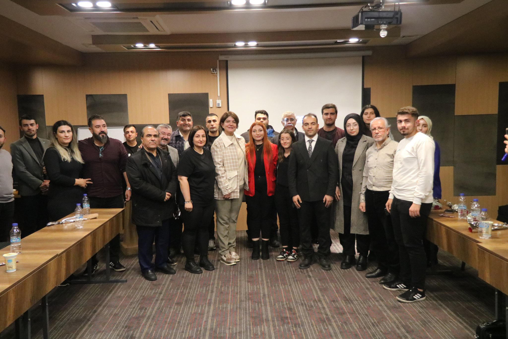 Milletvekili Ataman, Diyarbakırlı gençlerle bir araya geldi