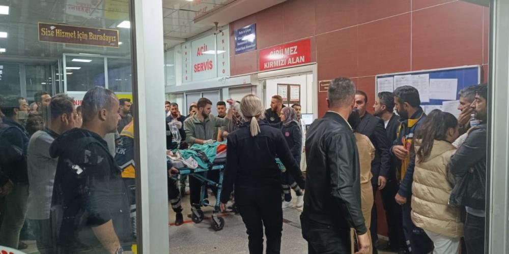 Bıçaklı kavga; 2 yaralı