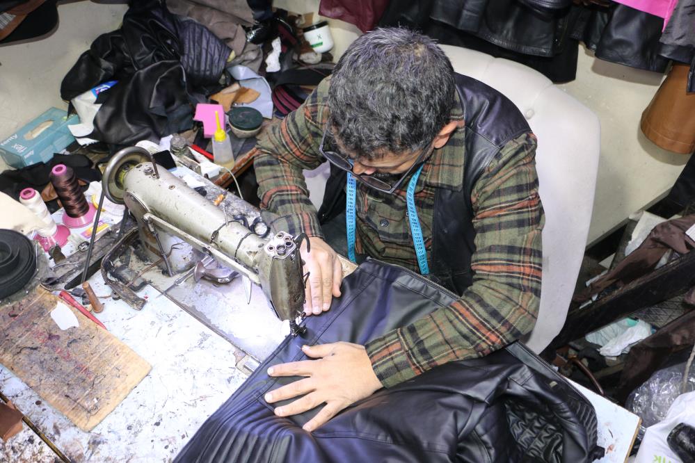 Deri mont tamircilerine ilgi var