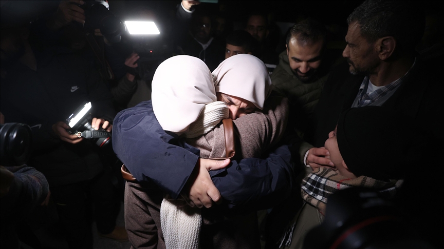 Filistinli 30 kadın ve çocuk esir serbest bırakıldı