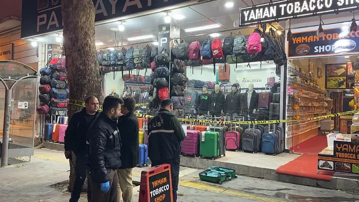 Silahlı saldırı kameraya yansıdı