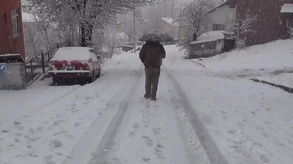 Tunceli’de kar yağışı etkili oldu
